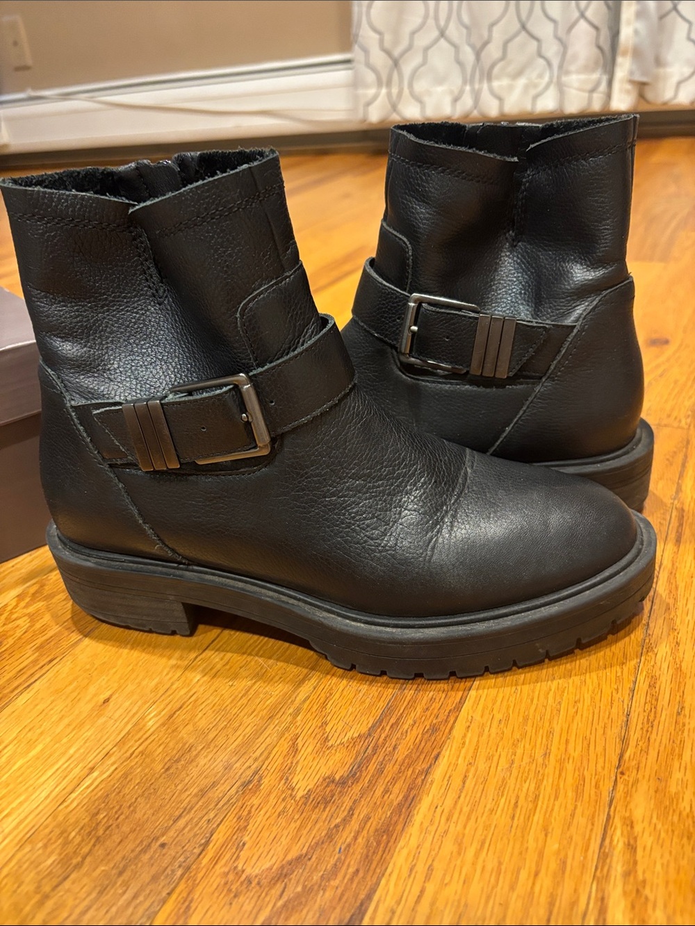 Crown Vintage Black Women's Leather Buckle Ankle Boots size 8